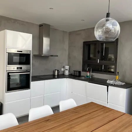 بيت للعطل Babel - First Line Seafront House بلايا بلانكا