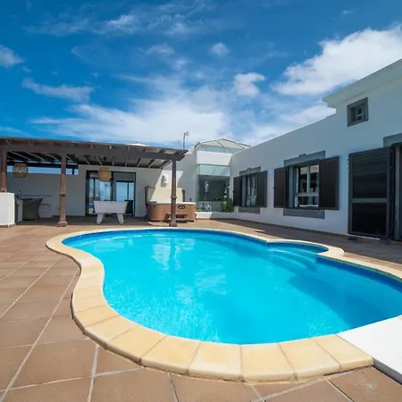 Babel - First Line Seafront House * Playa Blanca